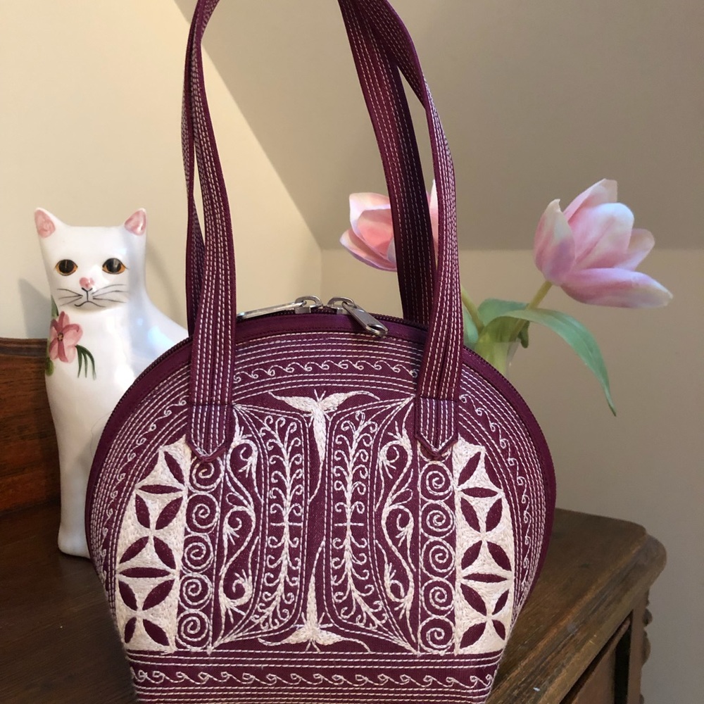 Laga NWOT petite handbag.  Hand made. Vegan💐👜🐶